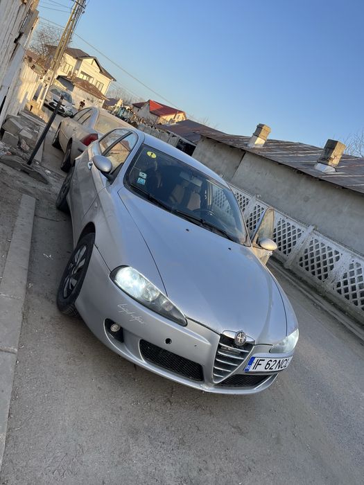 Proprietaer vand alfa romeo 1.9 diesel si opel zafira 1.8benzina
