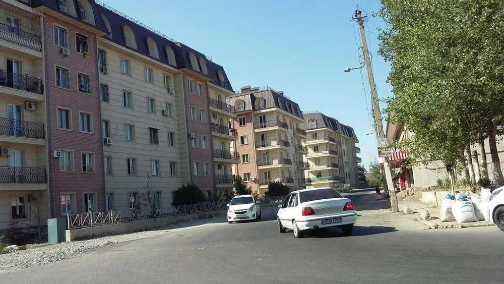 Новостройка на Дружба Народов 2/5/6 общ пл 65м  ор-р Камолон ош