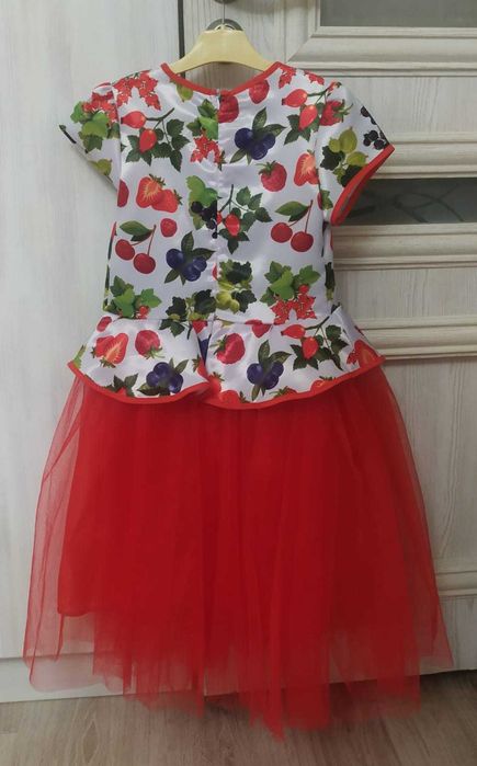 Платье на девочку