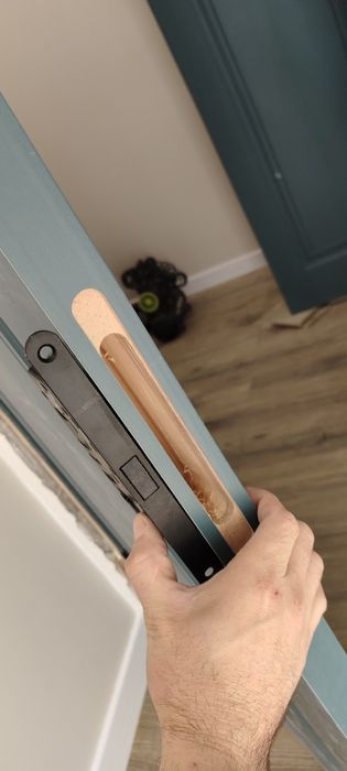 Установка дверей и замок