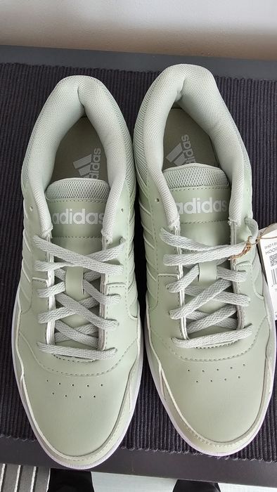 Vând adidasi Adidas