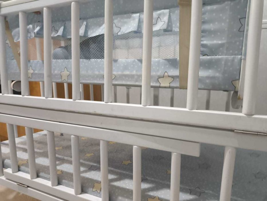 Детская кроватка с люлькой