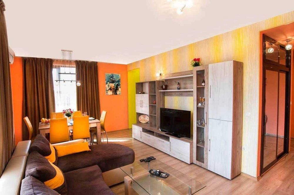 Дава се под наем Тристаен апартамент в София, Триъгълника - 90 кв.м за 700 € - Снимка #1