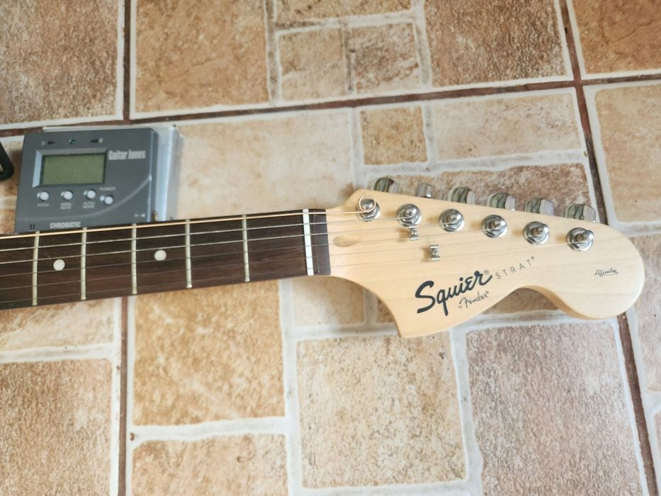 Chitara electrica Squier by Fender afinity