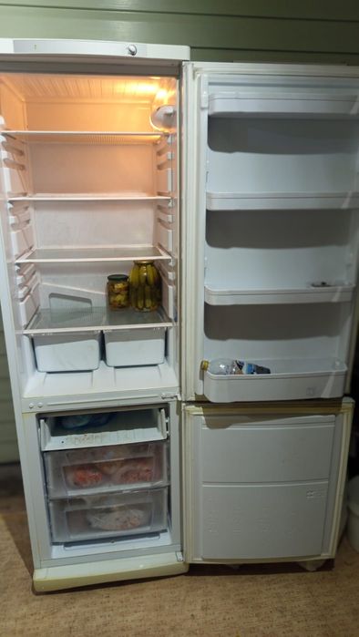Продам холодильник Индезит