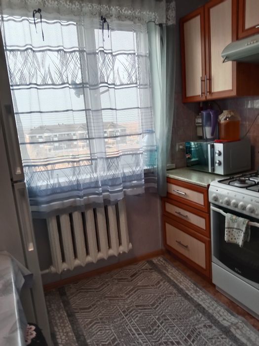 Продам 4 комнатную квартиру