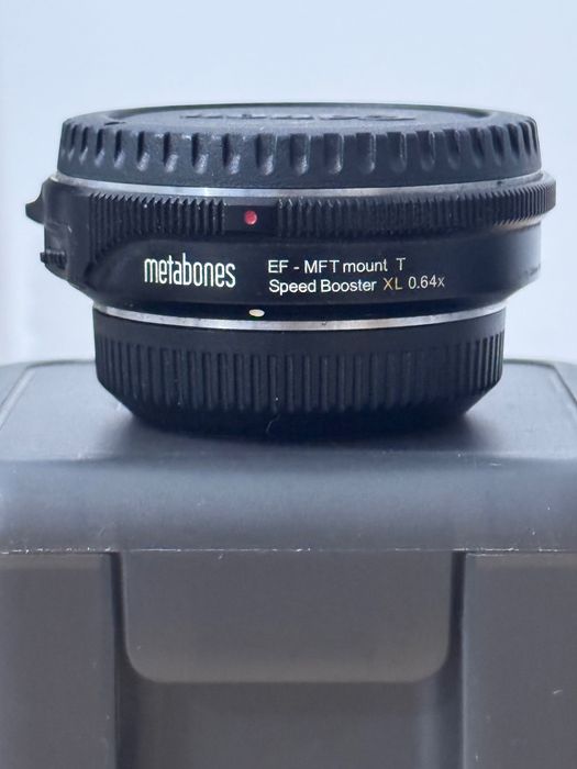 Metabones Speed Booster XL 0.64x, EF la MFT