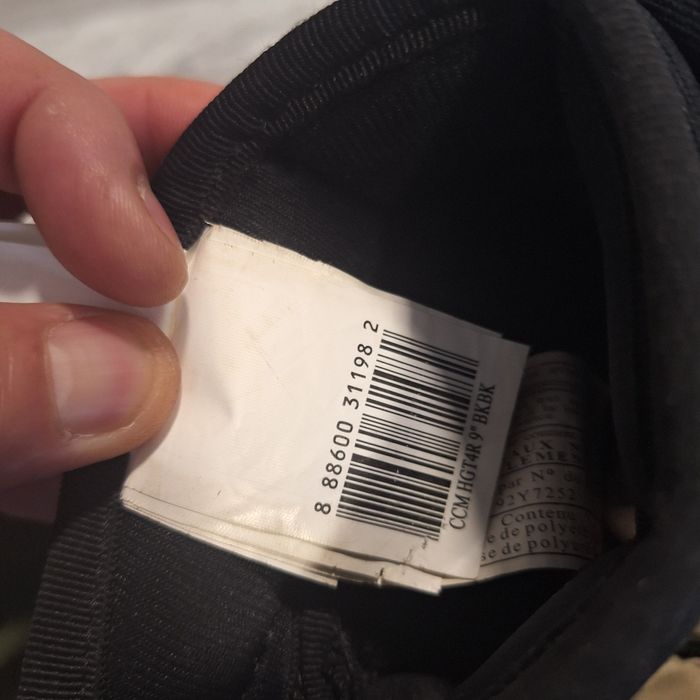 Manusi pentru hochei pe gheață CCM mărimea 9 inchi(aproximativ 23 cm)