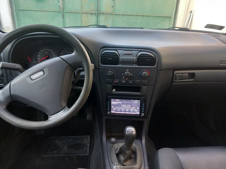 Vând piese din dezmembrări ptr auto volvo v40 2003