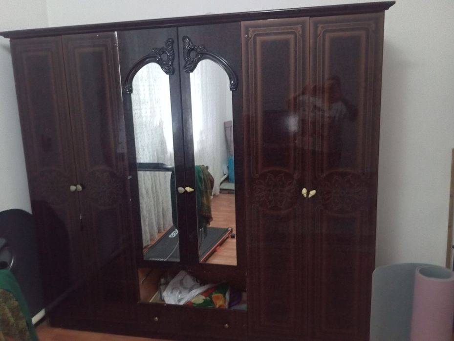 Продажа спальный гарнитур ( арабский) кровать,шифоньер
