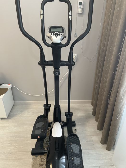 Продам эллиптический тренажер