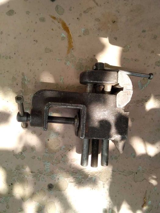 Тиски, маленькие, сост отличное