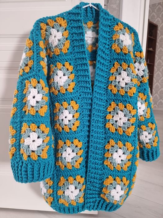 Вязанный кардиган ручная работа