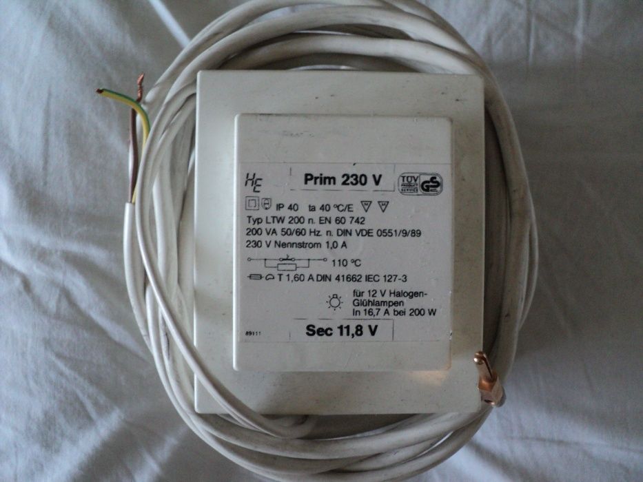 OKAZIE !! Transformator 230-12 V, 200 W, Germania, becuri cu halogen