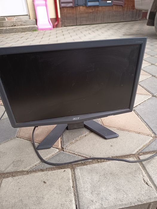 Monitor.  acer. .