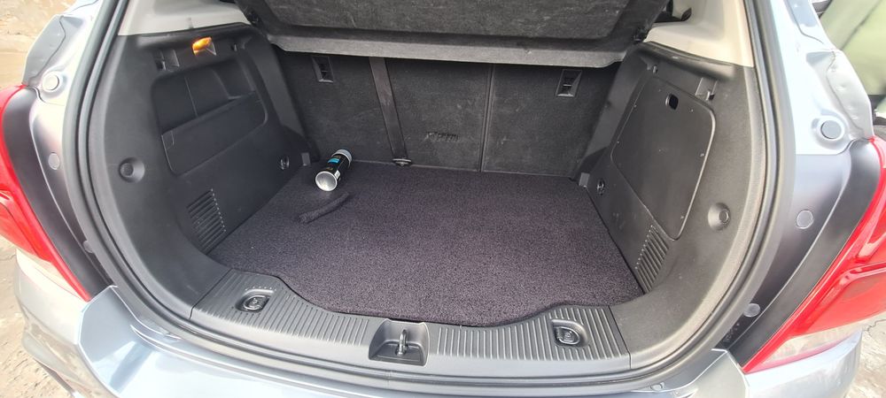 Авто машина трекр1