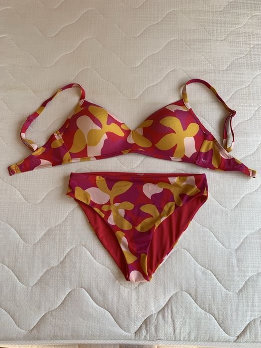 Бански костюм от две части