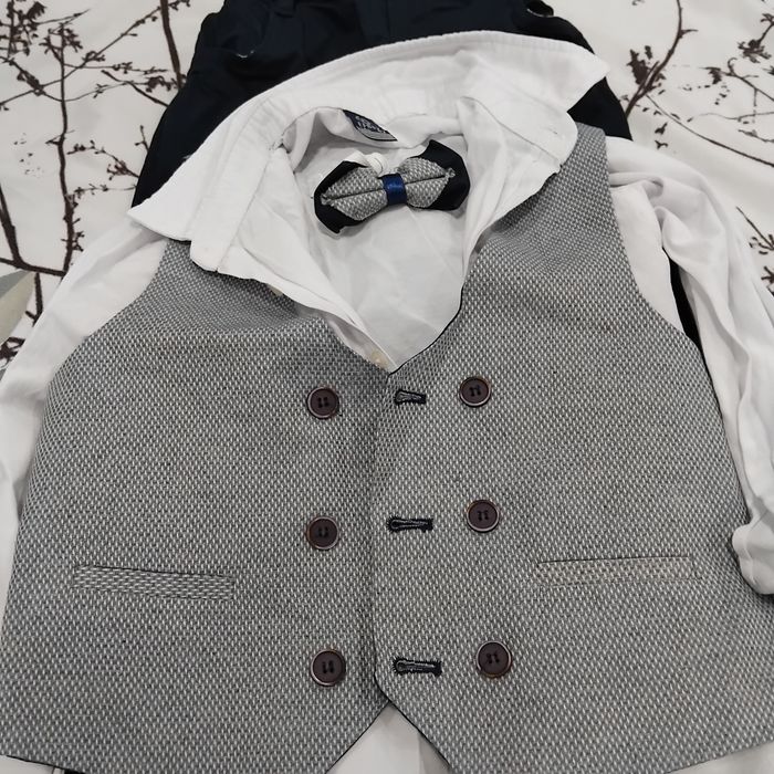 Официално детско  костюмче