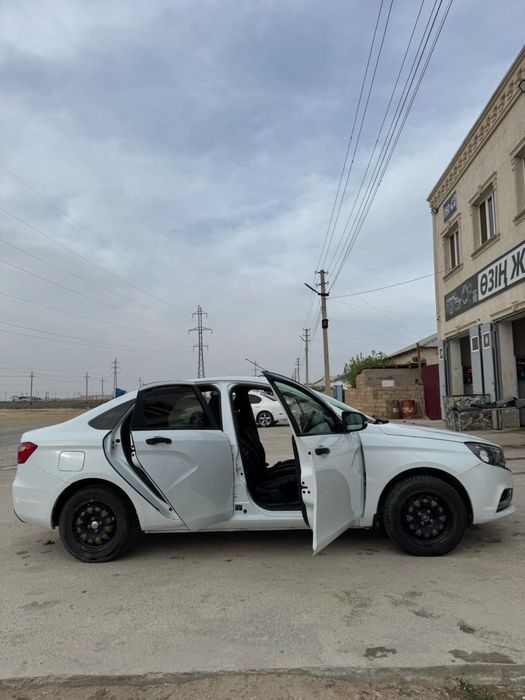 Лада Веста 2020