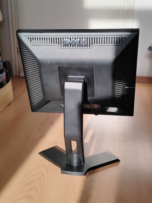 Монитор Dell Professional P190S