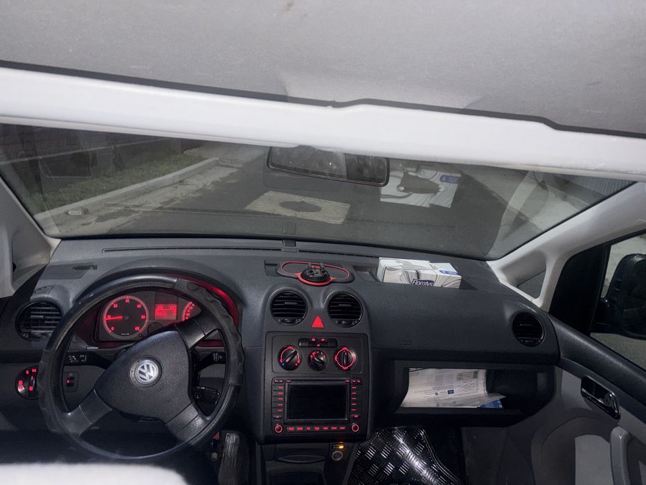 Vând /Schimb Volkswagen Caddy Maxi Life 1.9 TDI 105 CP