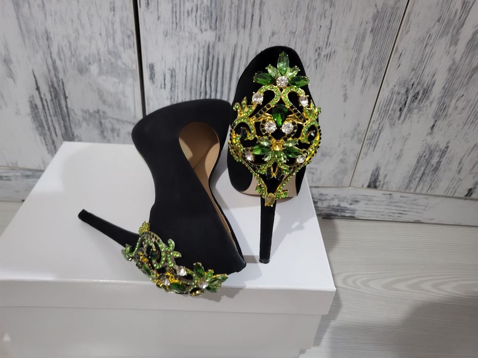 Различни обувки за ежедневие