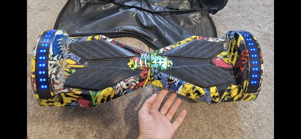 Hoverboard cu design galben vibrant cu luminițe si boxe  Bluetooth