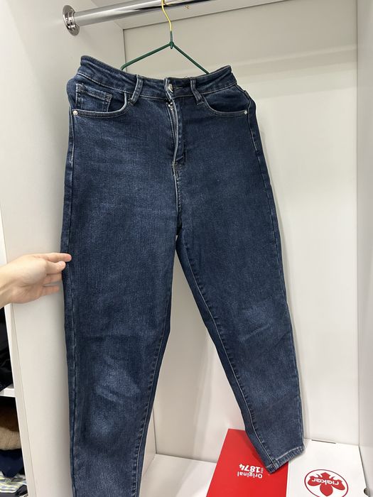 Джинсы почти новые