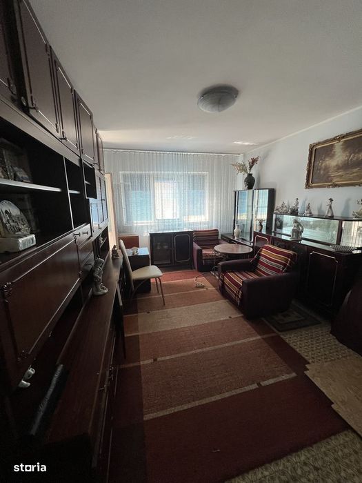 2 decomandate Rovine Cofetăria Damarin 2/4 52 mp