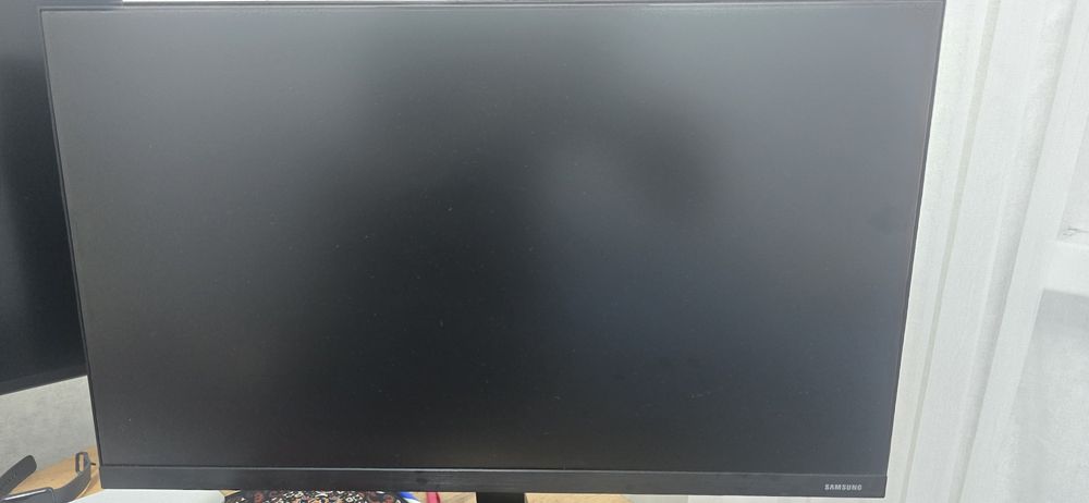Монитор 24" Samsung LF24T350FHIXCI