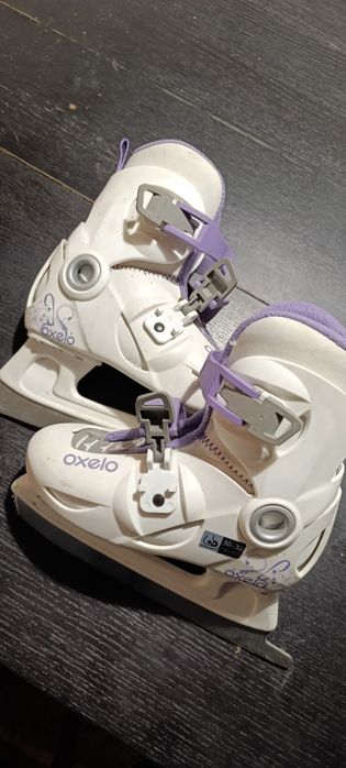 Vând patine copii cu mărimi ajustabile.