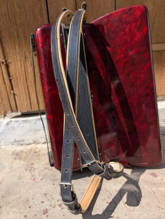 Acordeon nemțesc Hohner Verdi III M