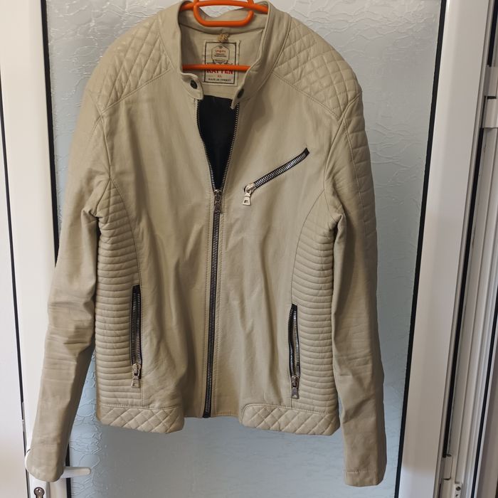 Продавам мъжко кожено яке!