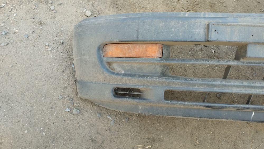 Бампер Nissan Serena