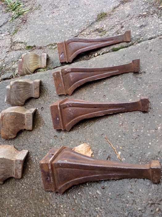 Антични чигунени крака