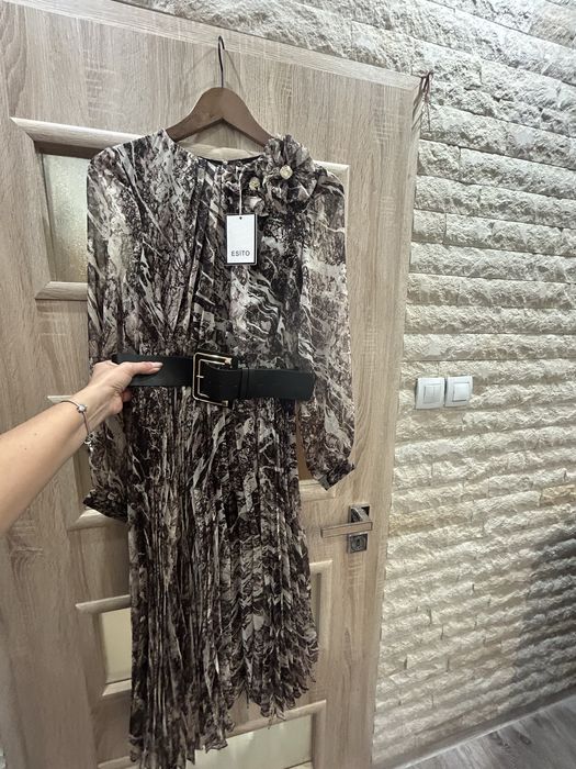 Официална рокля