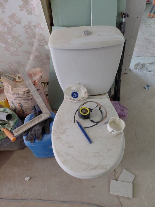 Продам б/у унитаз в нормально состояние.