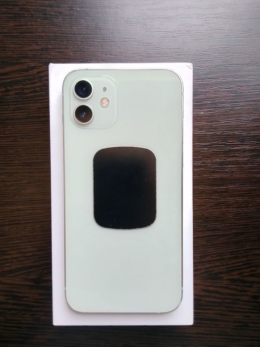 Iphone 12 / 64гб