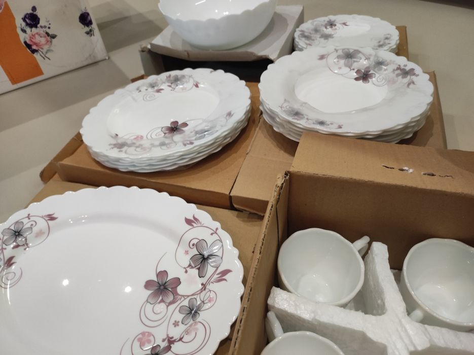 Serviciu de masa nou, set vesela 32 piese, practic, durabil, stil clas