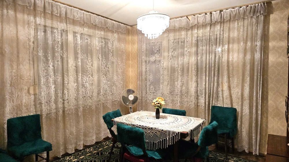 Двуетажна къща с гараж двор и пристройки Стамболийски