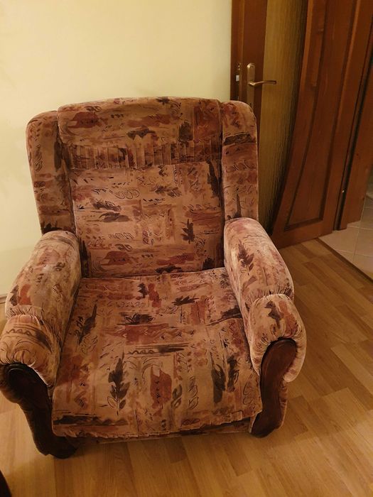 Vand doua fotolii extensibile in stare perfecta