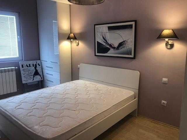 Дава се под наем Двустаен апартамент в Бургас, Център - 56 кв.м за 229.5 € - Снимка #4