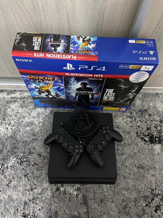 PlayStation 4 slim 1 TB
