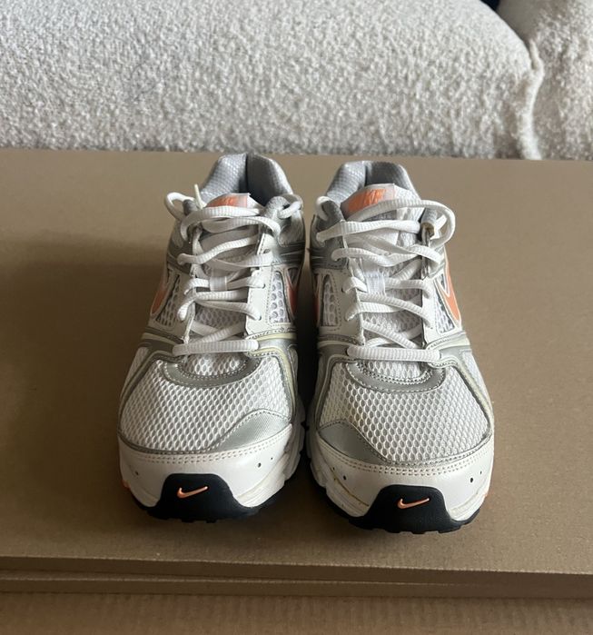 НОВИ маратонки NIKE