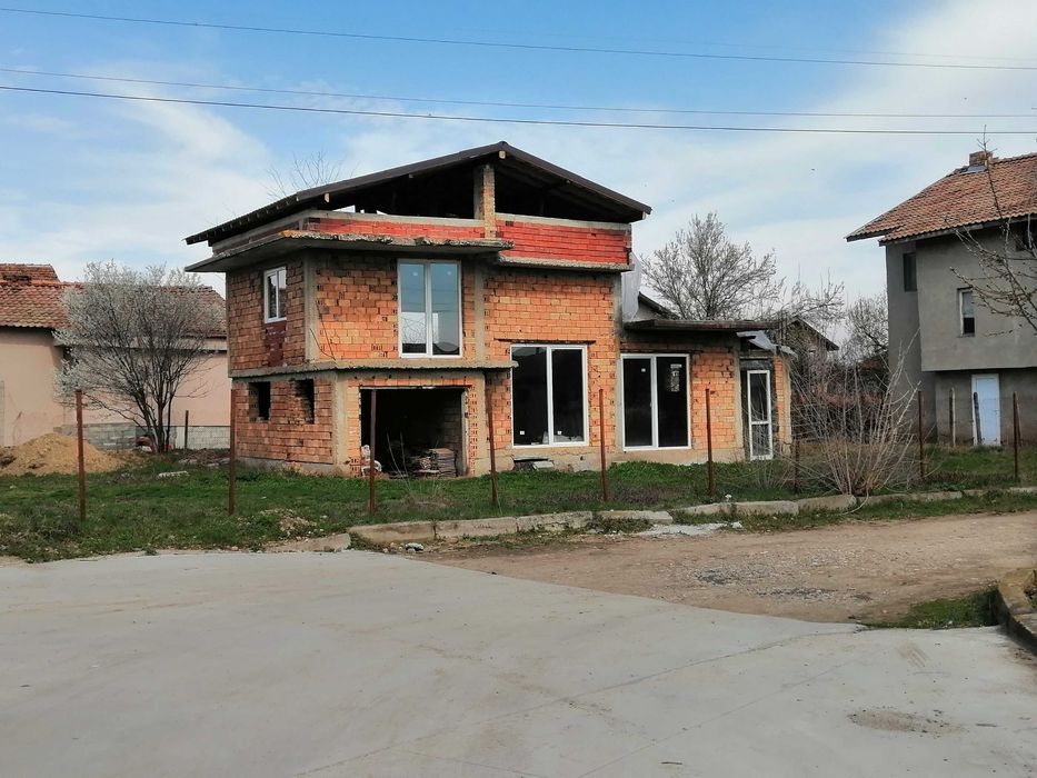 Продавам къща в с.Победа