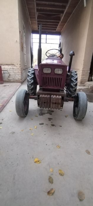 Traktor mini sotiladi