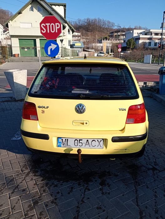 Golf 4 mai multe detalii in pv.