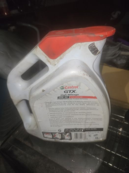 Vând ulei Castlol 15w 40 original