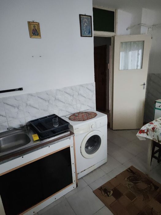 Inchiriez apartament 3 camere