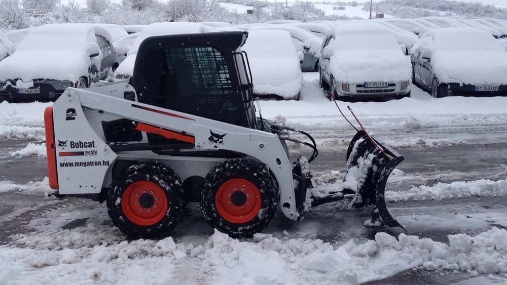 Услуги с багер,челен товарач и самосвал